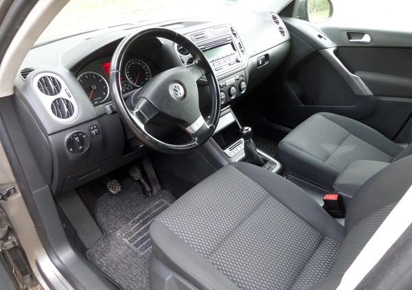Volkswagen Tiguan cena 36900 przebieg: 120476, rok produkcji 2009 z Świdwin małe 172
